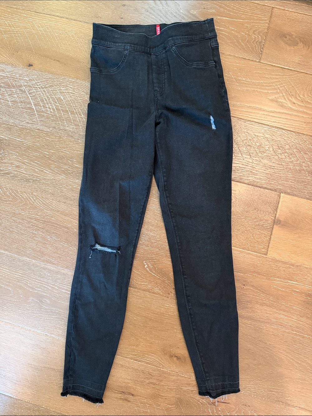 Women's Black Distressed Spank Capris